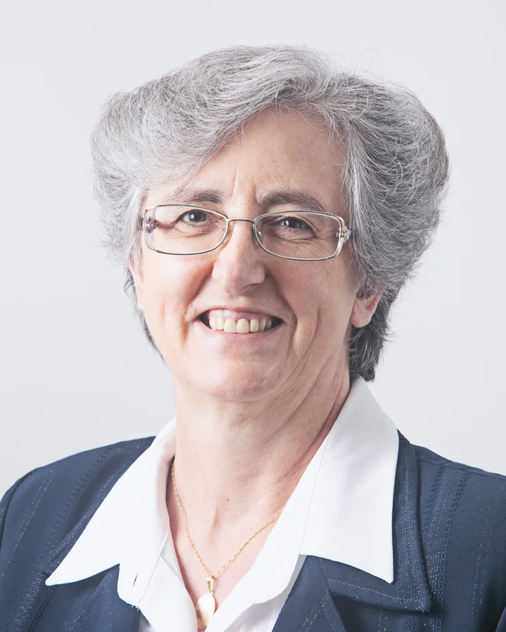 Ir. Elenar Luísa Berghahn