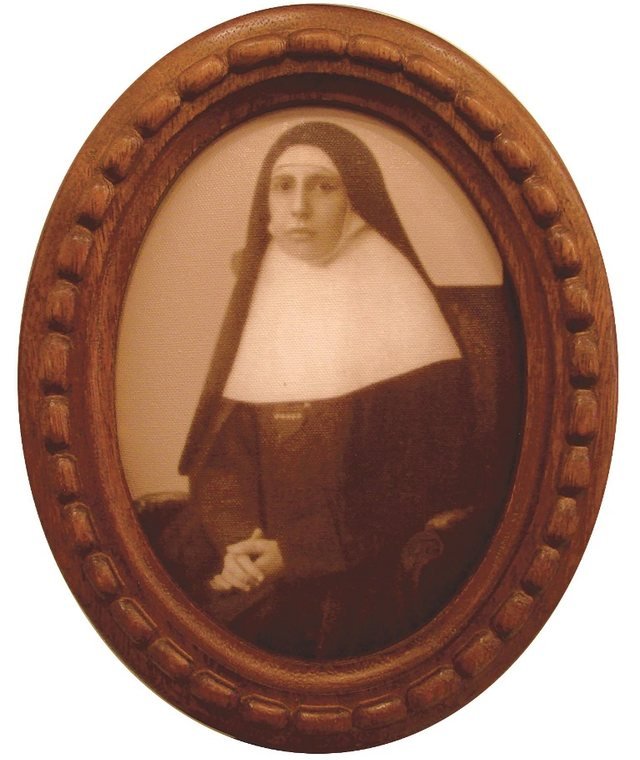 Retrato histórico Madre Maria Inês